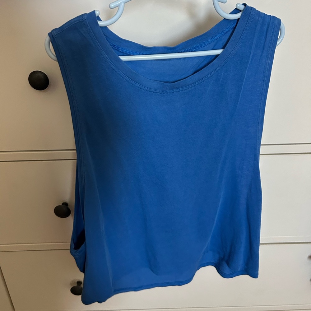 Lululemon cropped tank top